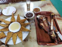 广发草原蒙古部落实拍餐桌